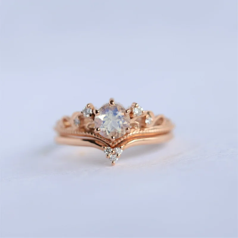 Alexandrite cut rings-Bella Round Moonstone Ring Set