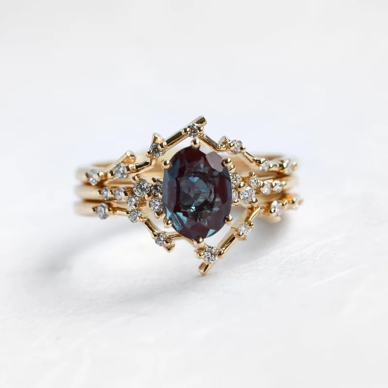 Bowed loop rings-Rumi Oval Alexandrite Ring Set