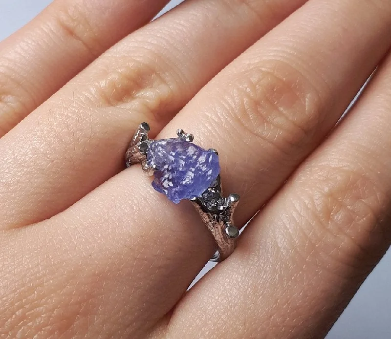 Sweeping art rings-Stormi Raw Tanzanite Ring