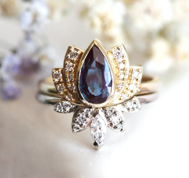 Prism crystal rings-Lakshmi Alexandrite Ring Set