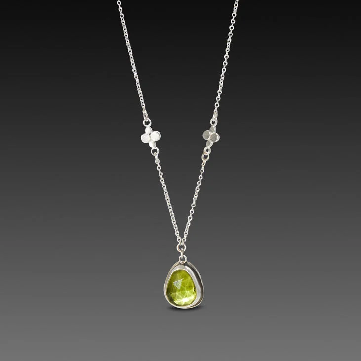 Classic style necklaces-Rose Cut Peridot Necklace