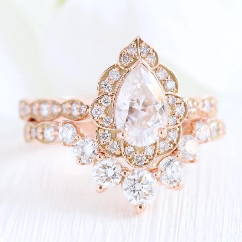 High-gloss rings-Vintage Floral Pear Ring Bridal Set w/ Moissanite and Large 7 Diamond Scalloped Band