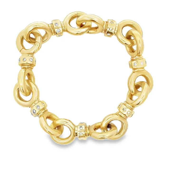 Night gothic bracelets-Substantial Diamond Accented Circle Link Bracelet in Yellow Gold